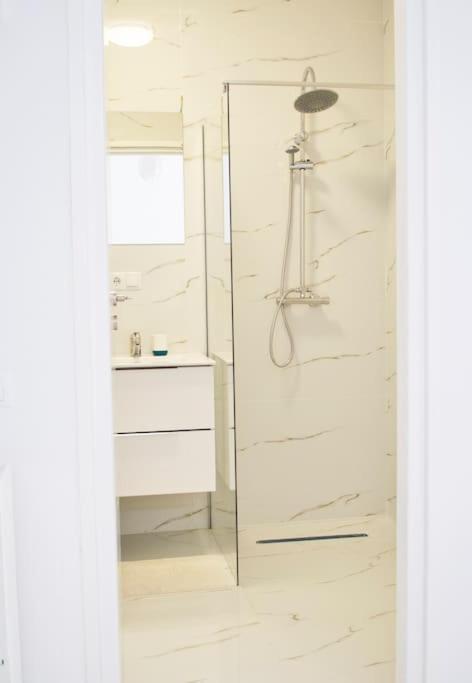 オラデア3 Dream Apartmant 3+Parcare Gratuitaアパートメント エクステリア 写真